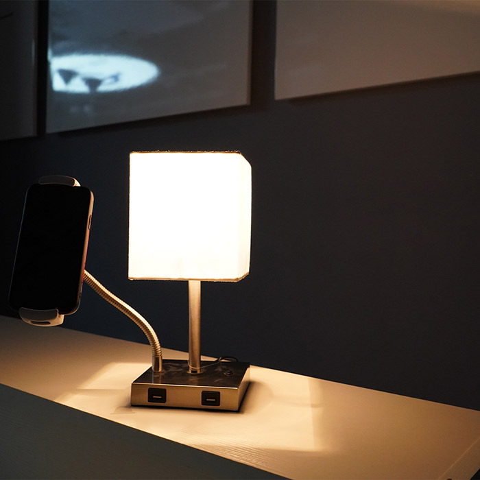 Lampe mit USB-Ladeanschluss